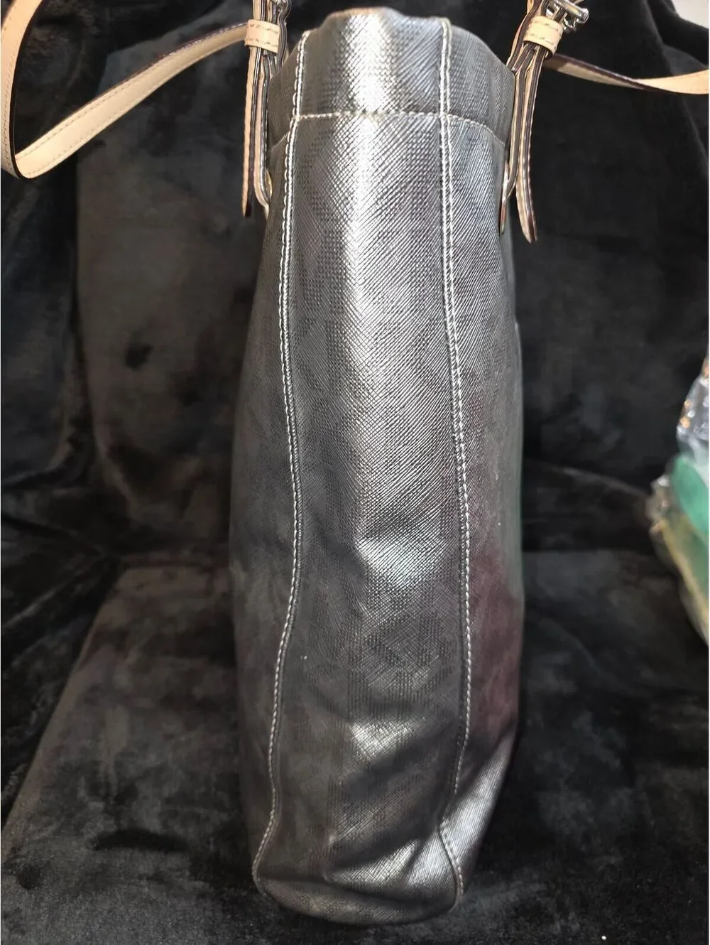 112. Michael Kors North South Jet Set (Metallic Silver)